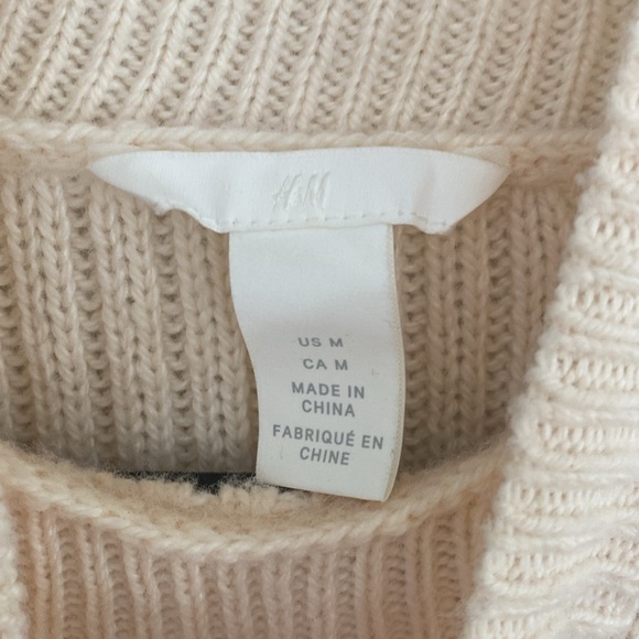 H&M Ruffle Chunky Knit Mock Neck Sweater Cream Ivory Medium - Picture 6 of 11